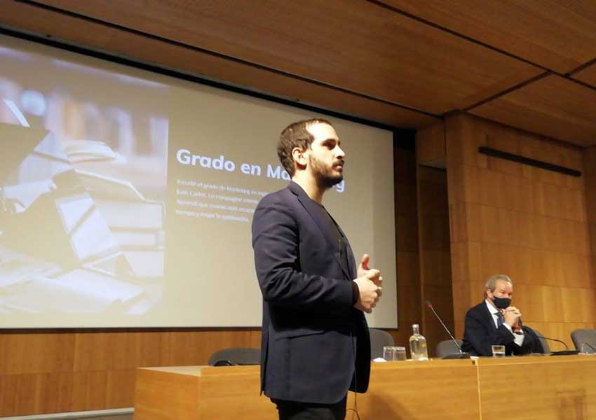 Conferencia con un antiguo alumno