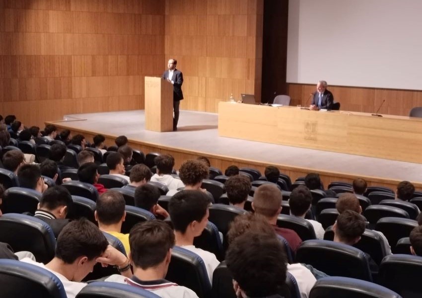 «No decidir es decidir»: Gumersindo Santamaría enseña a nuestros alumnos la importancia de tomar decisiones