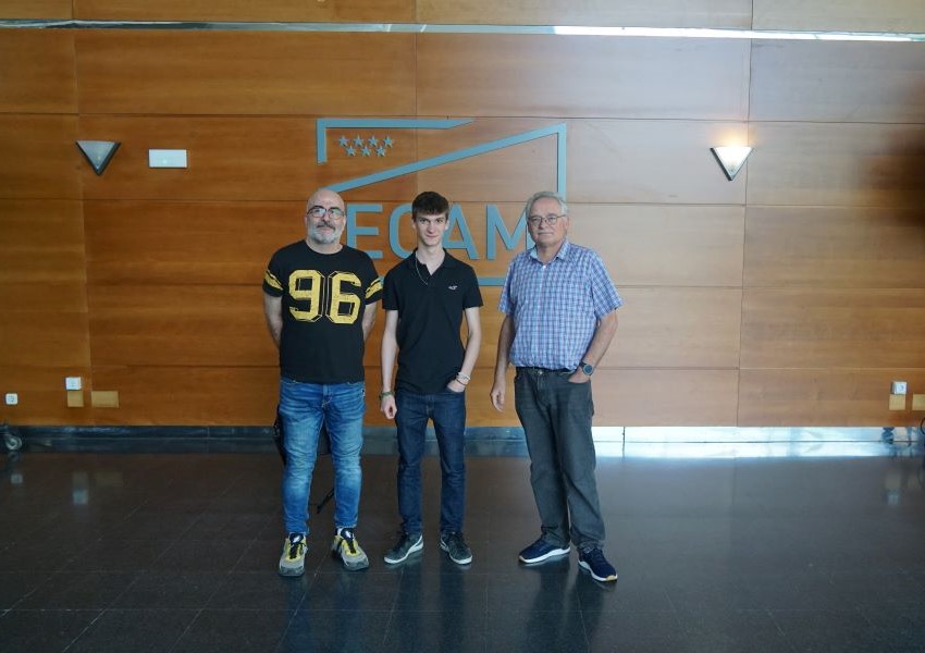 David Batres estudiantes de DAM en Retamar FP de prácticas en ECAM
